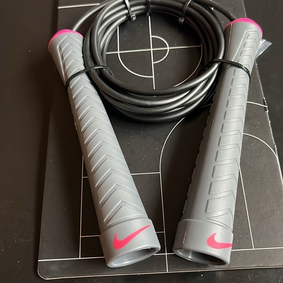 Nike Fitness Speed Jump Rope - Picture 4 of 7